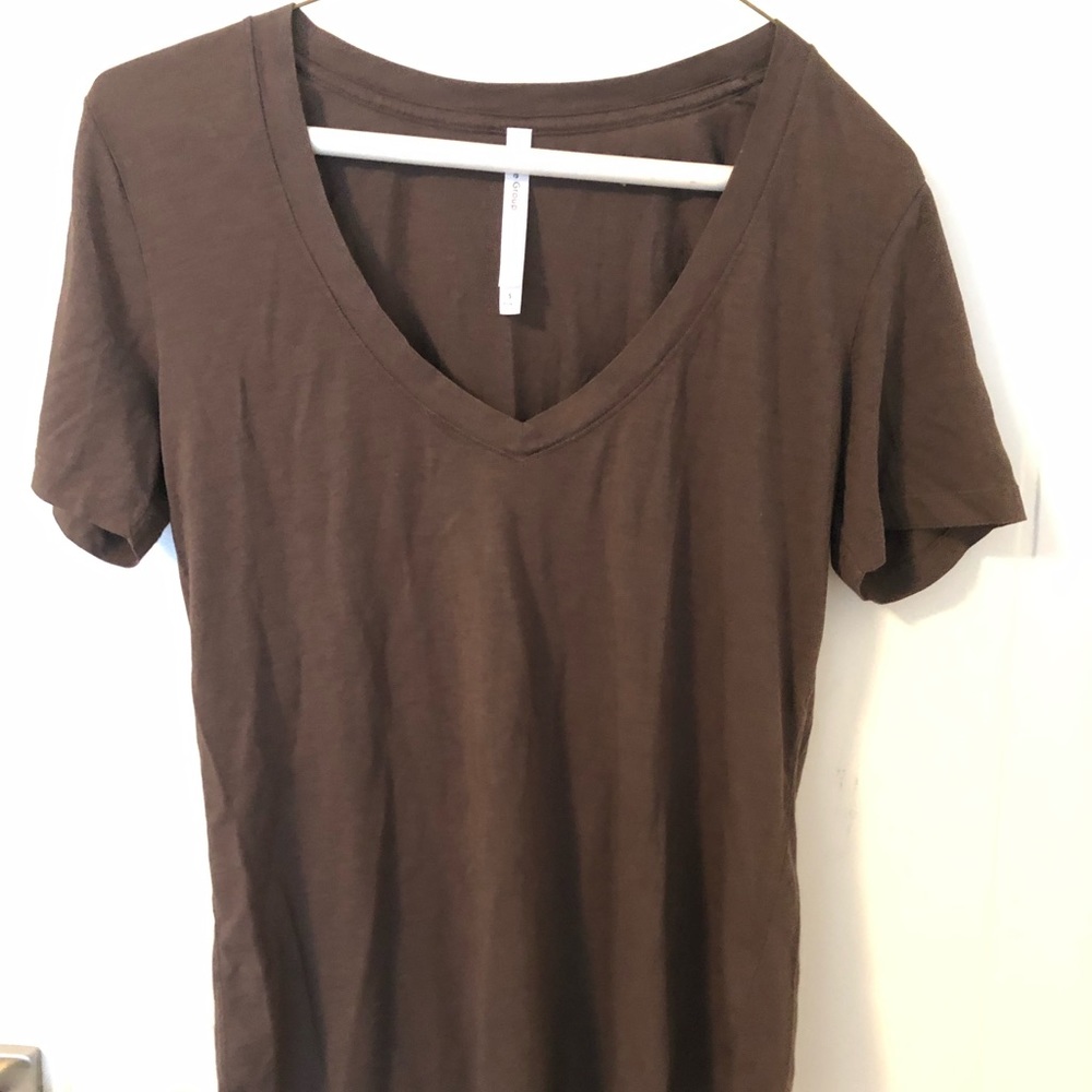 Aritzia T shirt - Picture 2 of 5